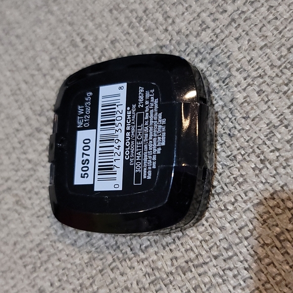 5/$20 L'Oreal COLOUR RICHE Eye Shadow SINGLE 300 Matte Chill - Picture 2 of 3